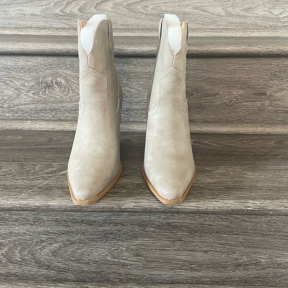Qupid Shoes - Qupid Women's Ankle Boots Taupe